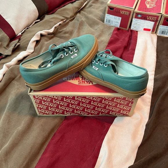 Vans - Picture 5 of 5